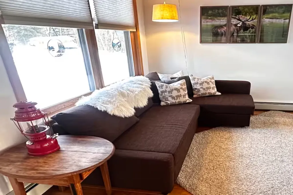 First-floor sitting nook with sofa